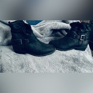 Torrid 13 black boots